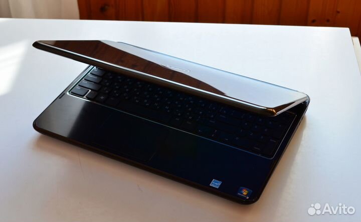 Надёжный ноутбук DeLL M5110 в отличном состоянии