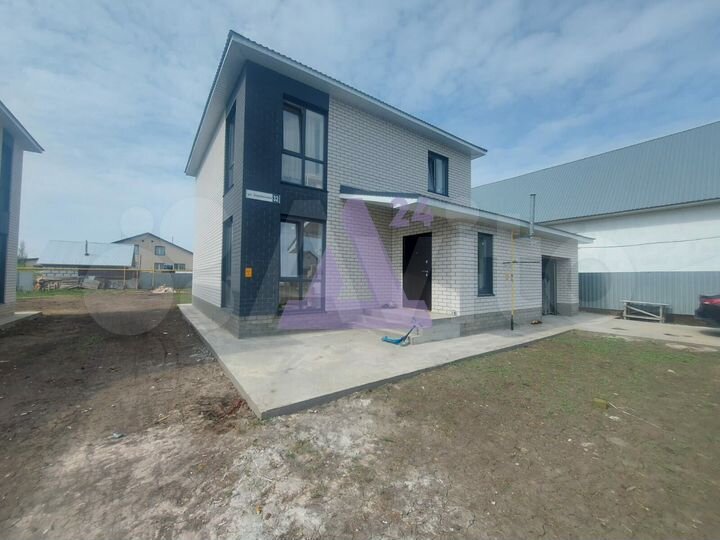 Коттедж 136 м² на участке 8,4 сот.