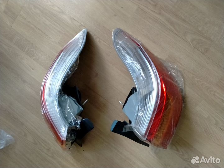 Фонарь левый.правый. тойота хайлендер 2