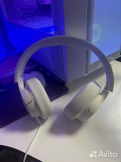 Наушники JBL Tune 710BT белый