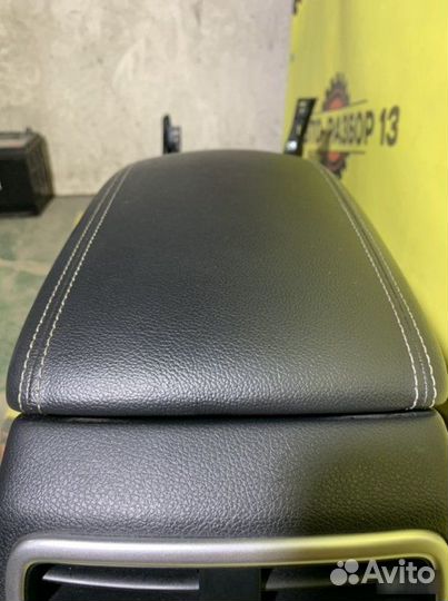 Подлокотник Kia Sportage 4