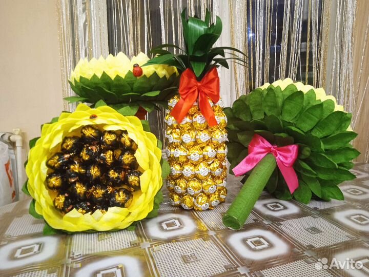 Ананас из конфет, сладкий подарок