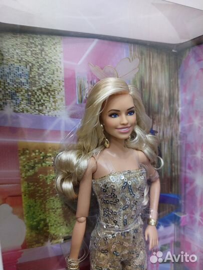 Barbie the movie Марго Робби в золотом