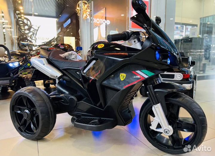 Детская машинка электромобиль