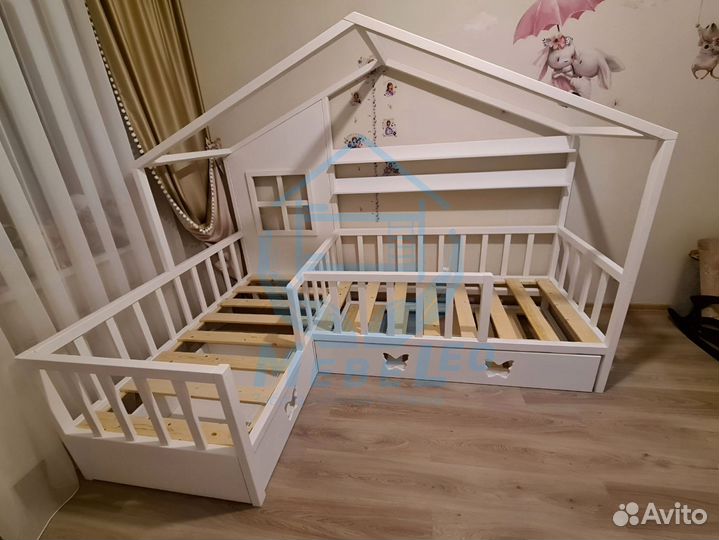 Двухъярусная кровать