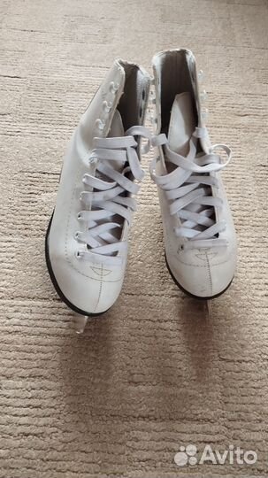 Коньки фигурные (Nikole) 35 размер для девочки