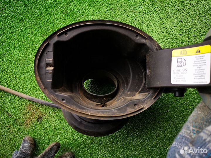 Лючок бензобака для Ford Kuga 2008-2012