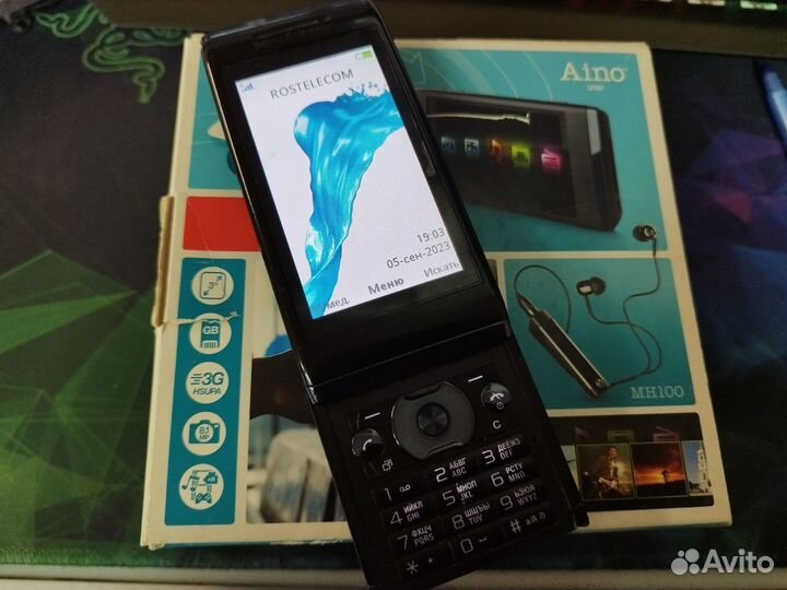 Телефон Sony Ericsson U10i