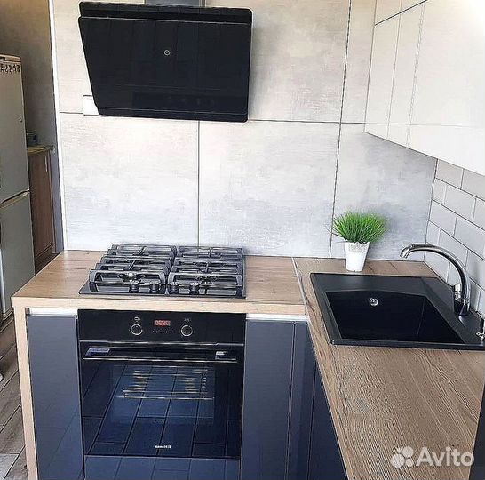 Кухонный гарнитур угловой