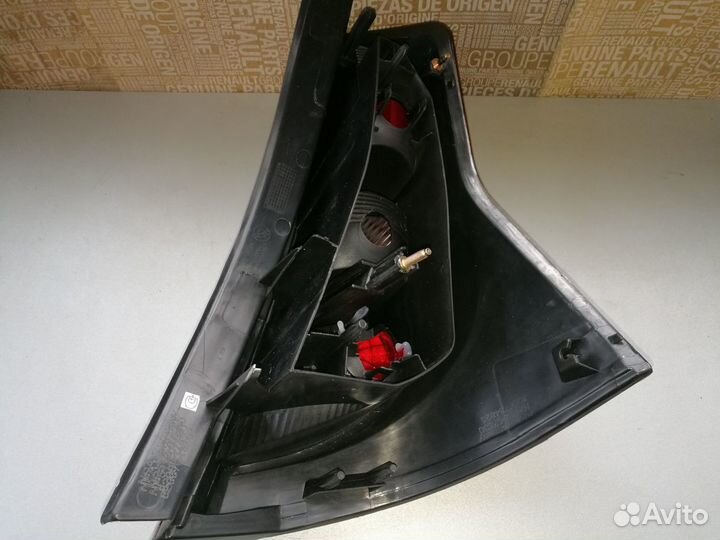 Фонарь задний на Рено Сандеро