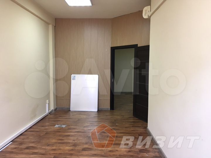 Просторный офис с парковкой