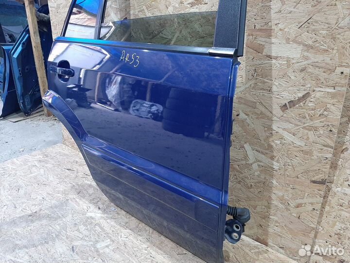 Задняя правая дверь Ford Fusion