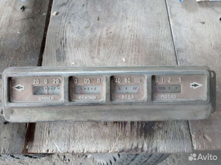 Щиток приборов победа