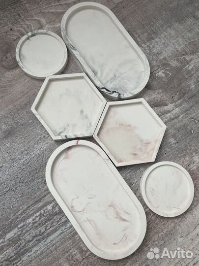 Подносы и подставки из гипса