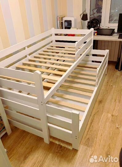 Двухъярусная кровать