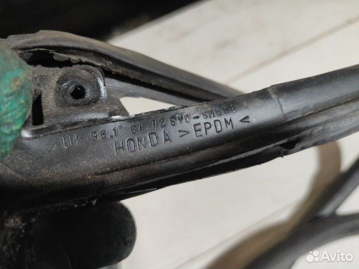 Уплотнитель двери задний правый Honda Civic Viii