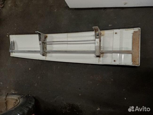 Спойлер кабины основной левый Daf Xf 105.460