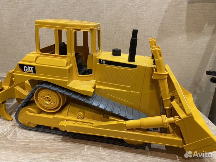 Bruder бульдозер