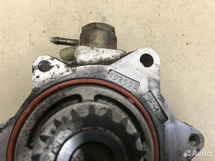 Насос вакуумный Almera Tino 2000-2006