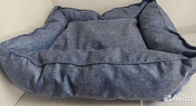 Лежанка для собак и кошек 75х65х25 см