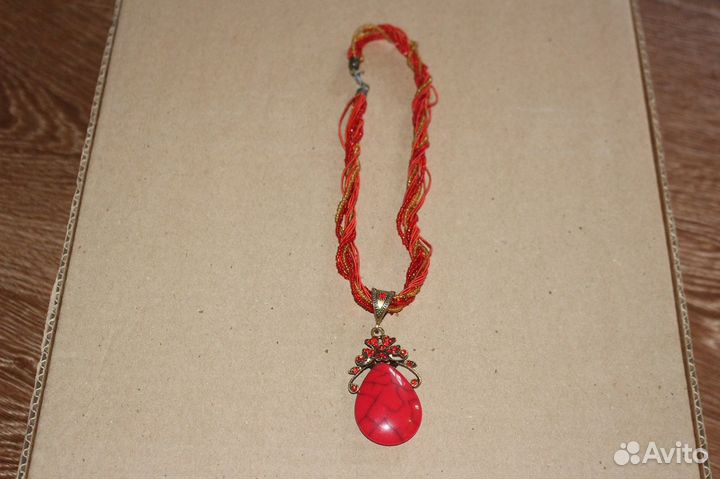 Колье ожерелье