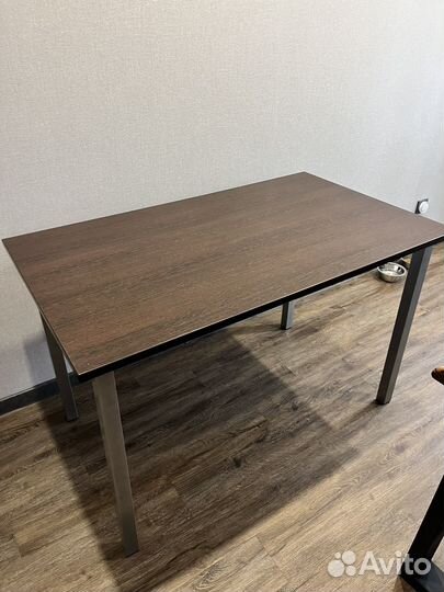 Кухонный стол