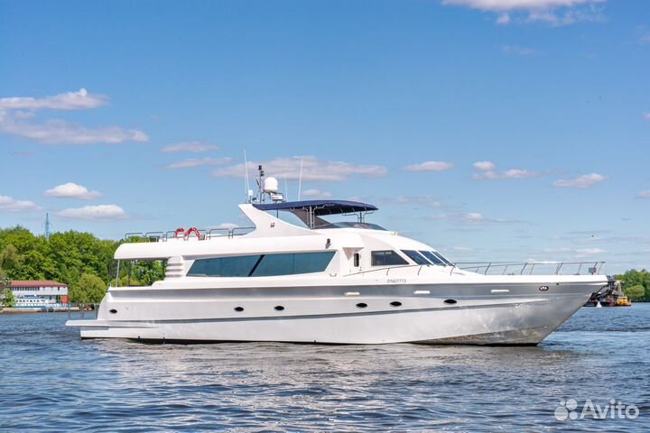 Аренда шикарной яхты Majesty 85 (26 метров)