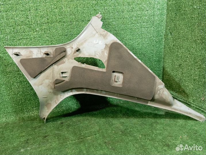 Накладка стойки задней правой Mitsubishi Carisma