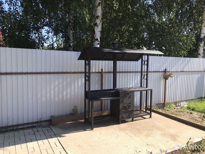 Мангал кованый с крышей