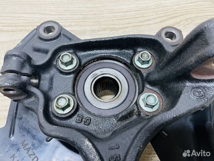 Кулак поворотный передний правый Mazda 3 BM