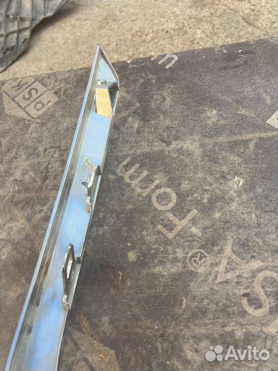 Накладка хром переднего бампера LADA Largus