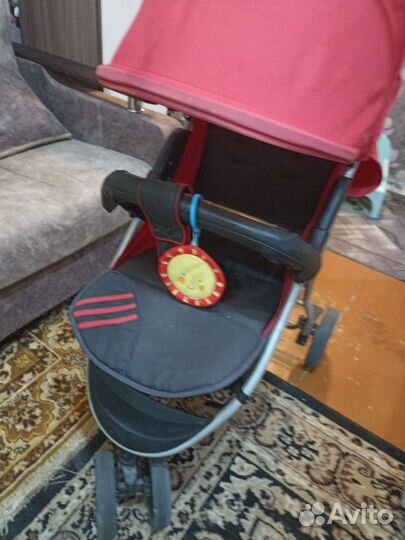 Прогулочная коляска трость