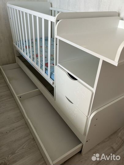 Детская кроватка трансформер с маятником