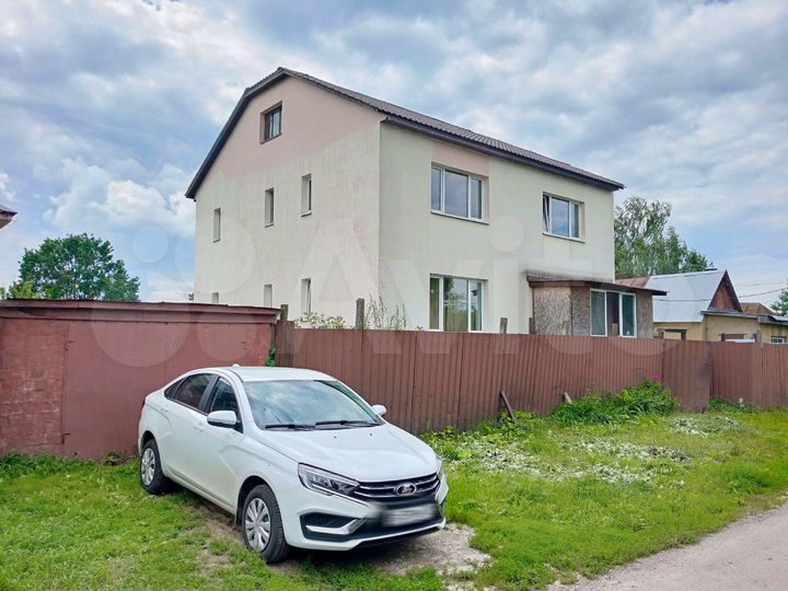 Дом 277 м² на участке 6 сот.