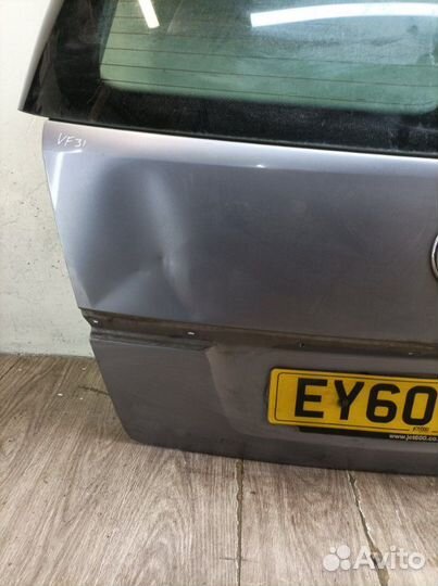 Крышка багажника Opel Zafira B минивен правый руль