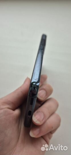 Samsung Galaxy S22, 8/256 ГБ