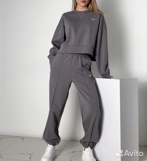 Спортивный костюм женский Nike новый