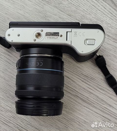 Компактный фотоаппарат Samsung NX300