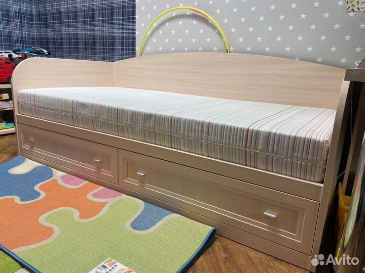 Детская кровать с матрасом