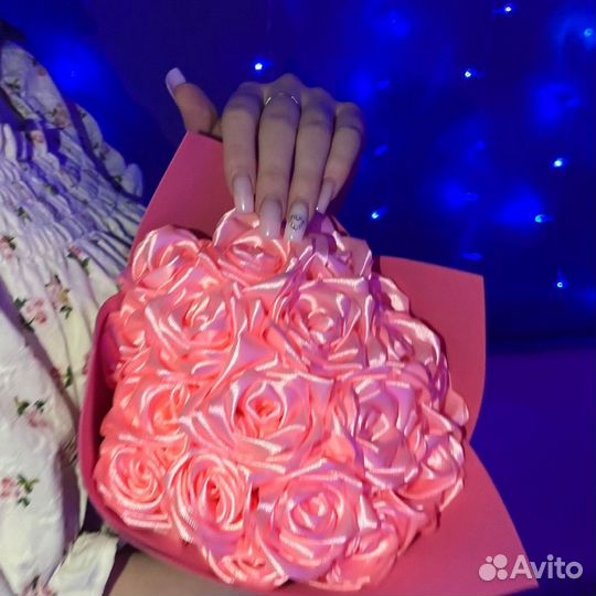 Букет из атласных роз