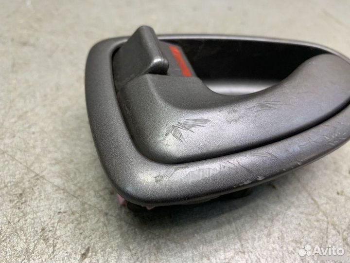 Ручка внутренняя Hyundai Accent седан 1.5 G4EC