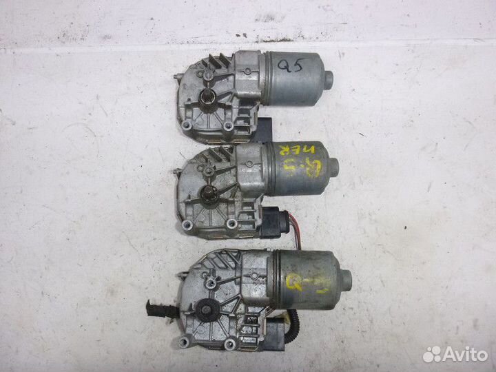 Моторчик стеклоочистителя передний audi Q5 2008