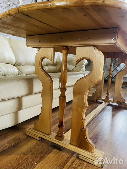 Стол обеденный из массива дерева