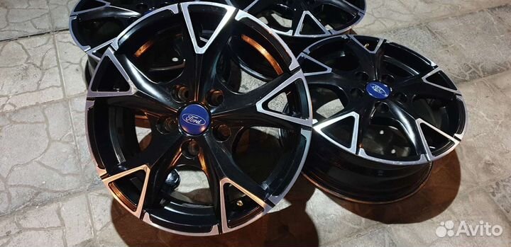 Литые диски на Ford Focus R15 5x108
