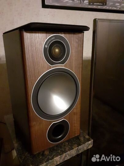 Полочные акустические колонки monitor audio Bronz2