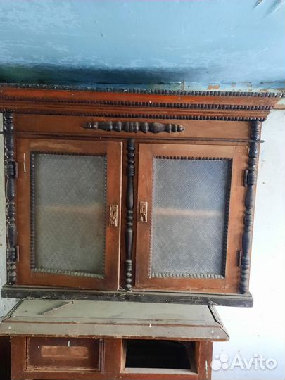 Старинный буфет