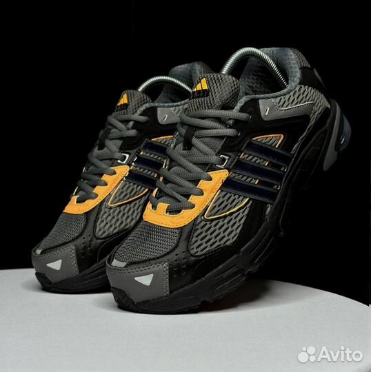 Кроссовки Adidas Response CL