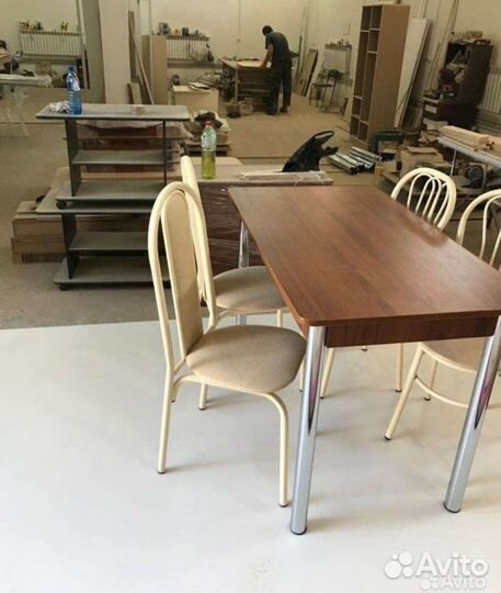 Столы и стулья