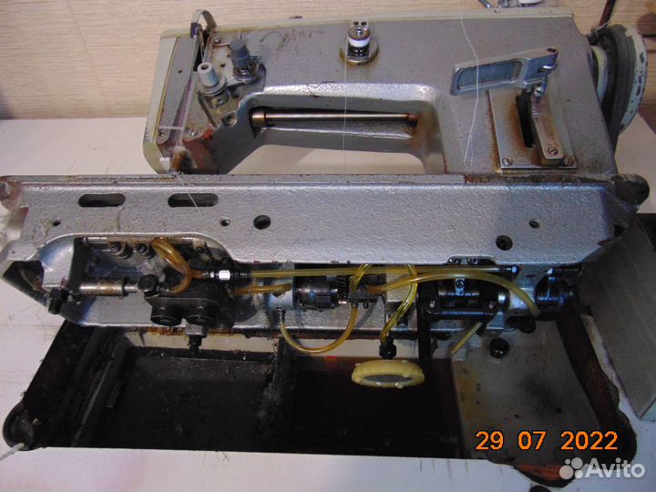 Продам швейную машинку 862 класса