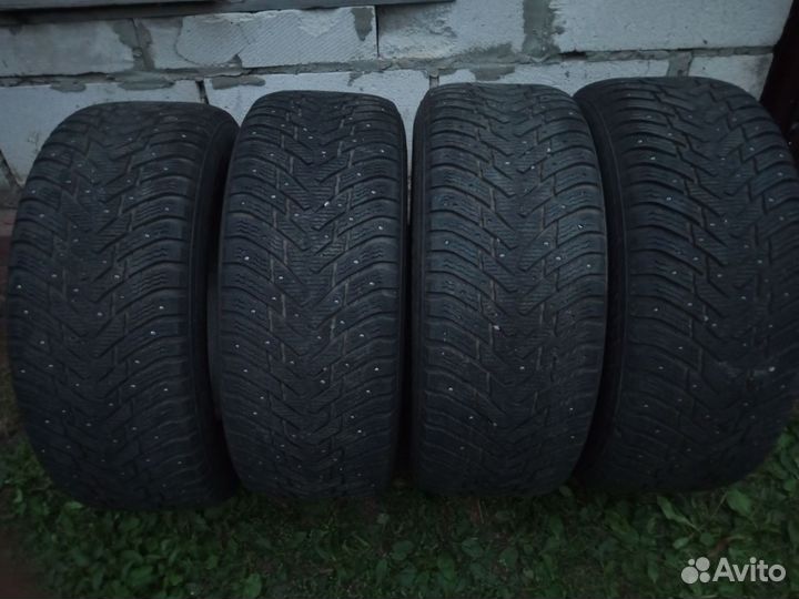 Nokian Tyres Hakkapeliitta 8 SUV 285/60 R18 116T